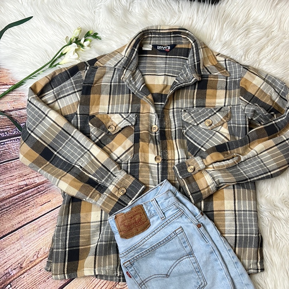 Vintage Levi’s flannel shirt